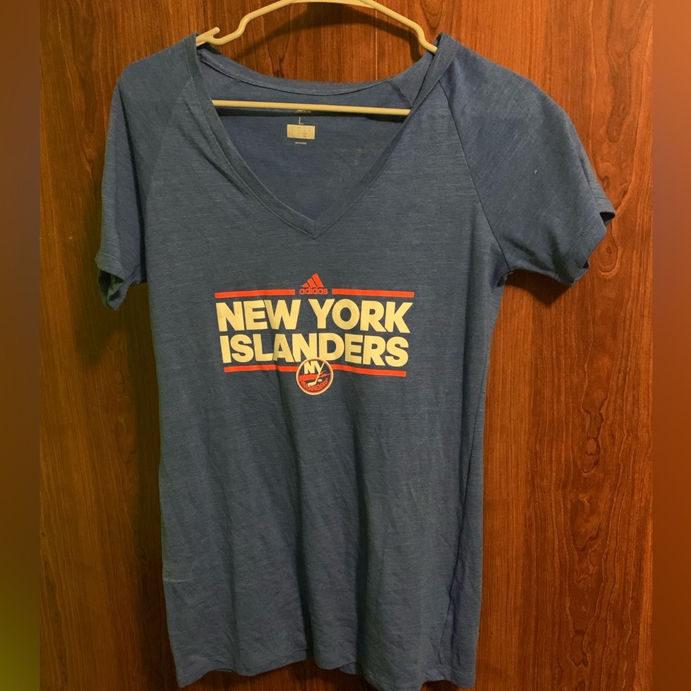 Worn only 1 time! Islanders shirt